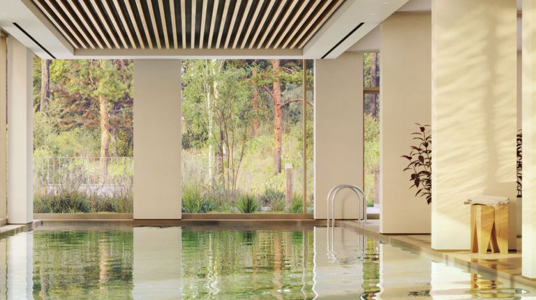 Бассейн «Вышки» как часть повседневности