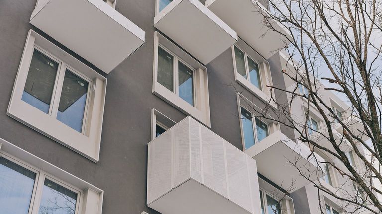 Что стоит знать об открытом балконе?