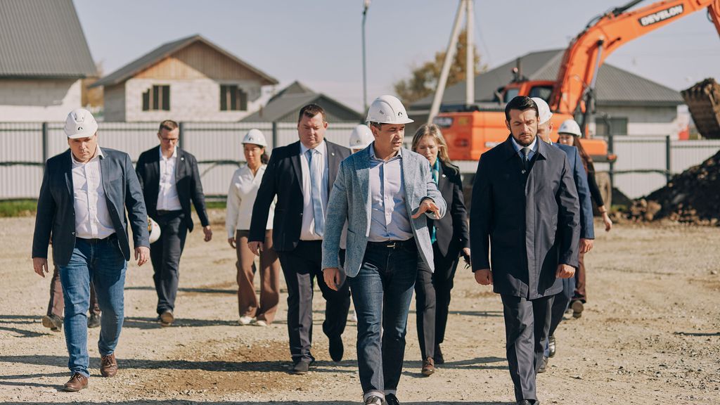 Важный день на площадке Карлуу